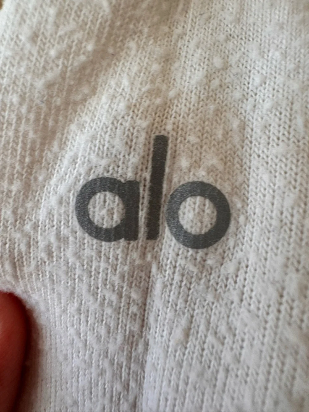 ALO Vintage Cream Pullover Sweater - M